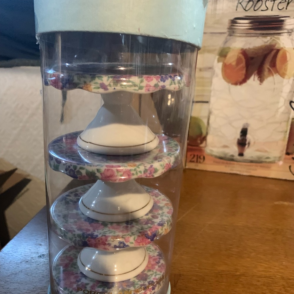 cupcake stands